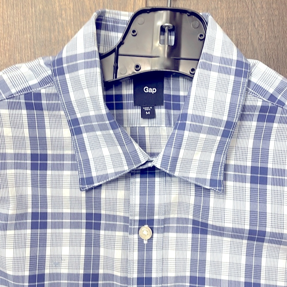 Gap shirt